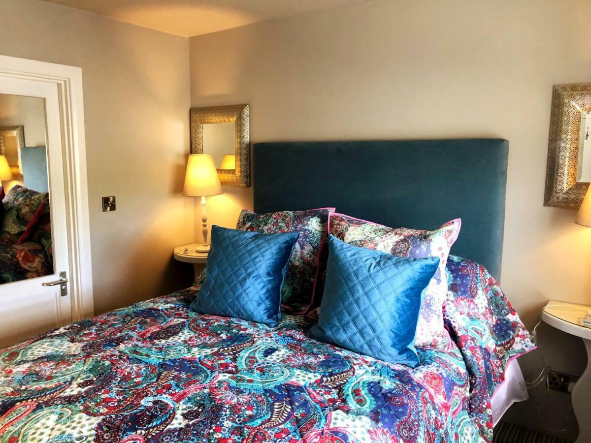 The Red Lion 3* Oakford